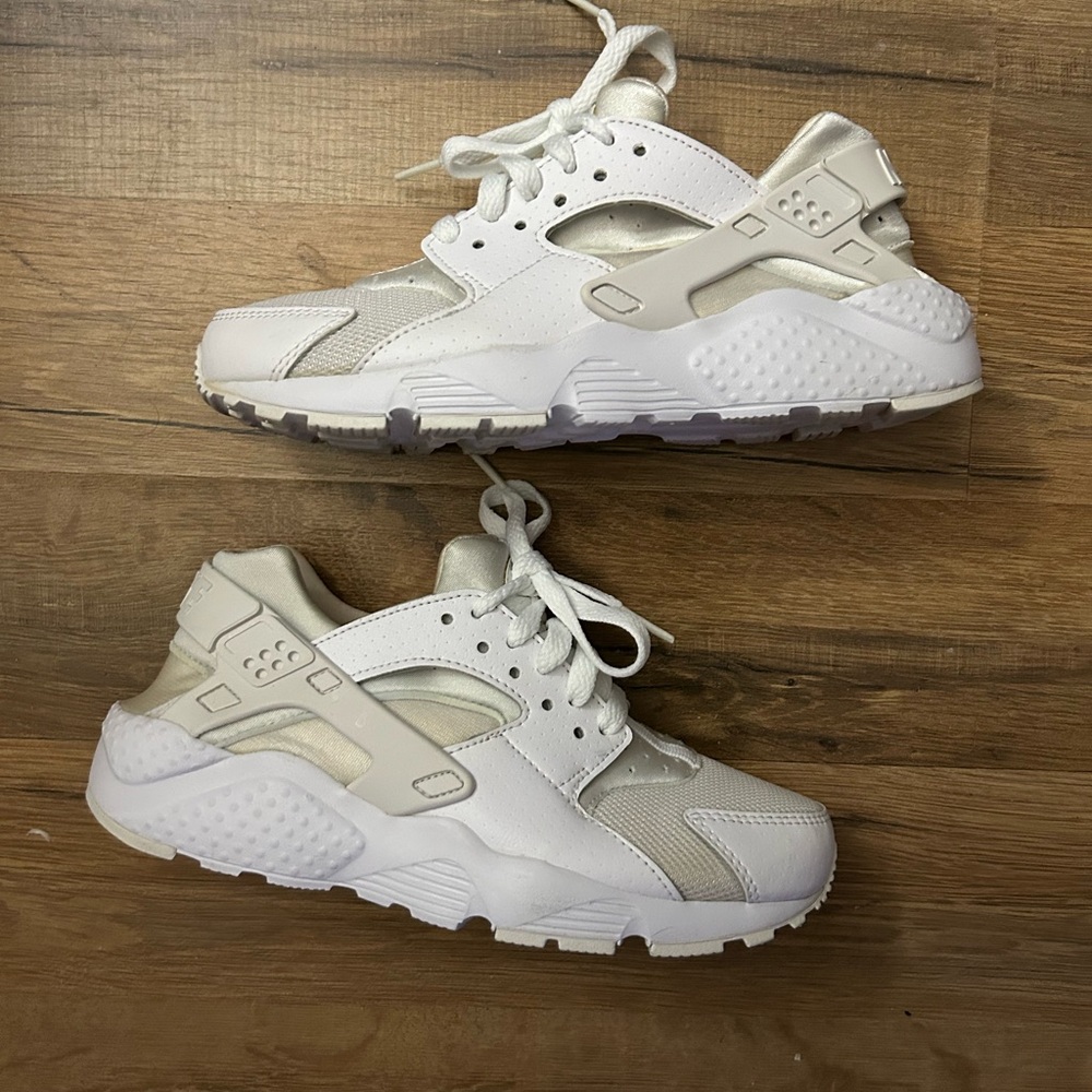 Nike Huarache Triple White 4Y